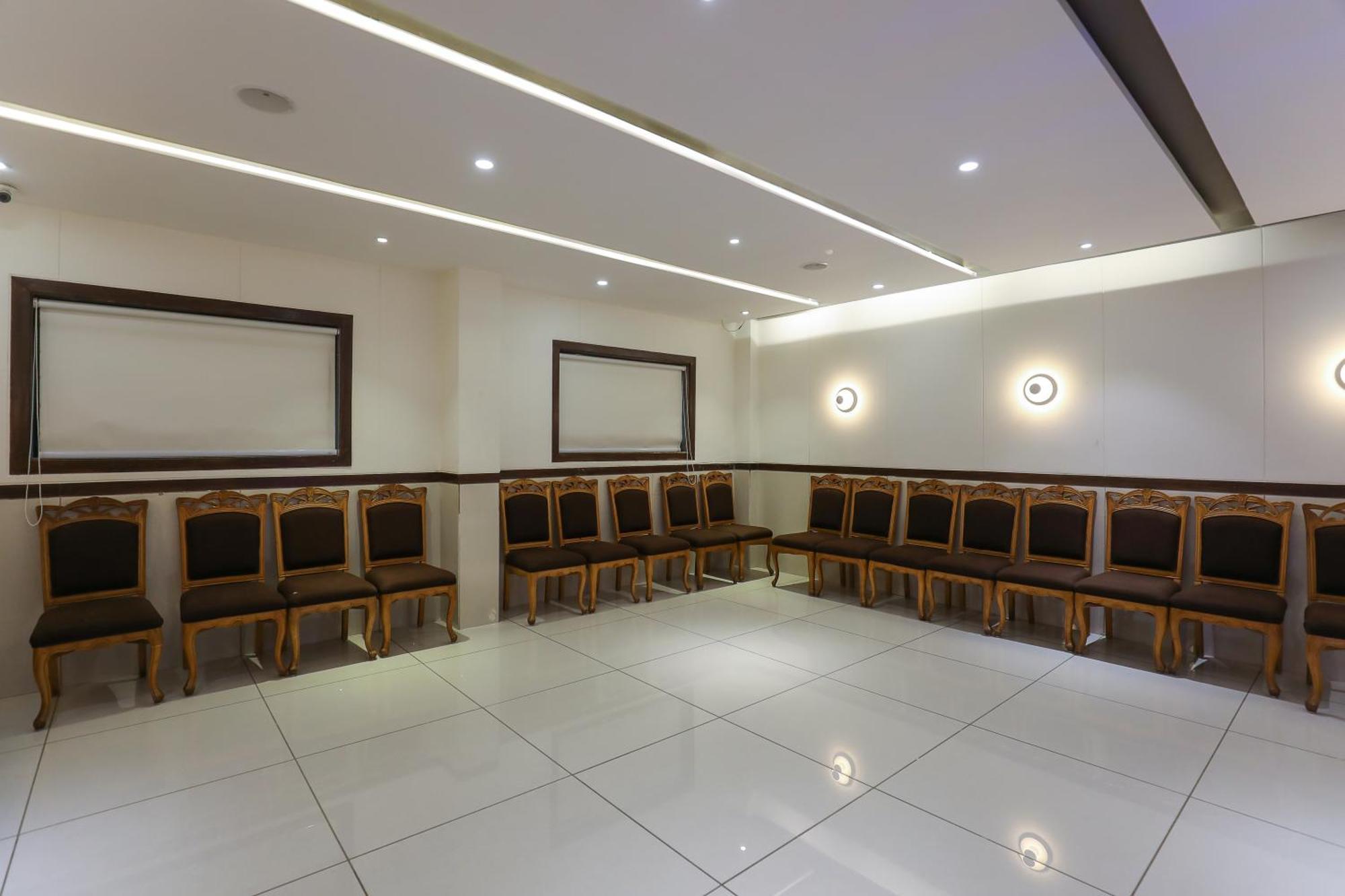 Hotel Ashray Inn Express Ahmedabad Esterno foto