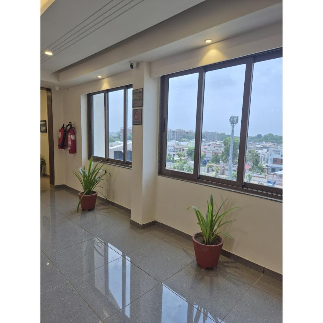 Hotel Ashray Inn Express Ahmedabad Esterno foto